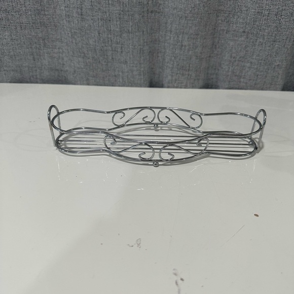 D’lusso design damask 3 piece salt and pepper set. - Picture 5 of 7